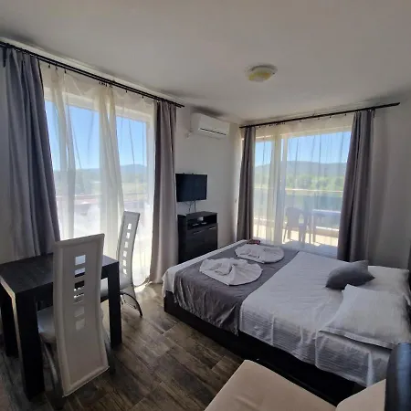 Avangard Aparthotel *
